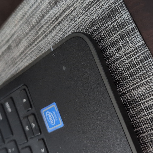 Hechter women's 2 pce suit - Picture 9 of 10